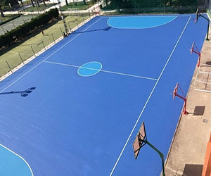 Reparación grietas pistas deportivas 